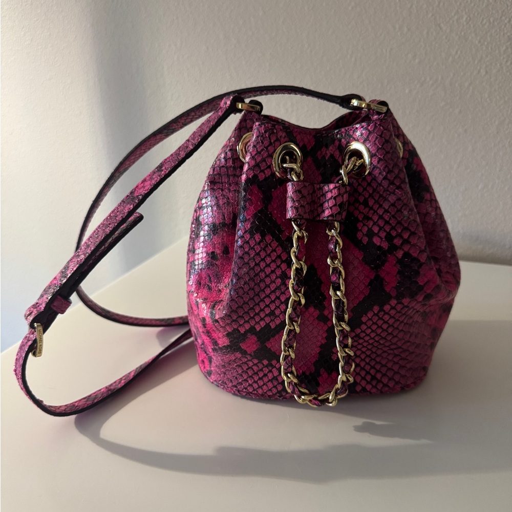 Michael Kors Pink Snake Print leather Crossbody Bag - Picture 2 of 10